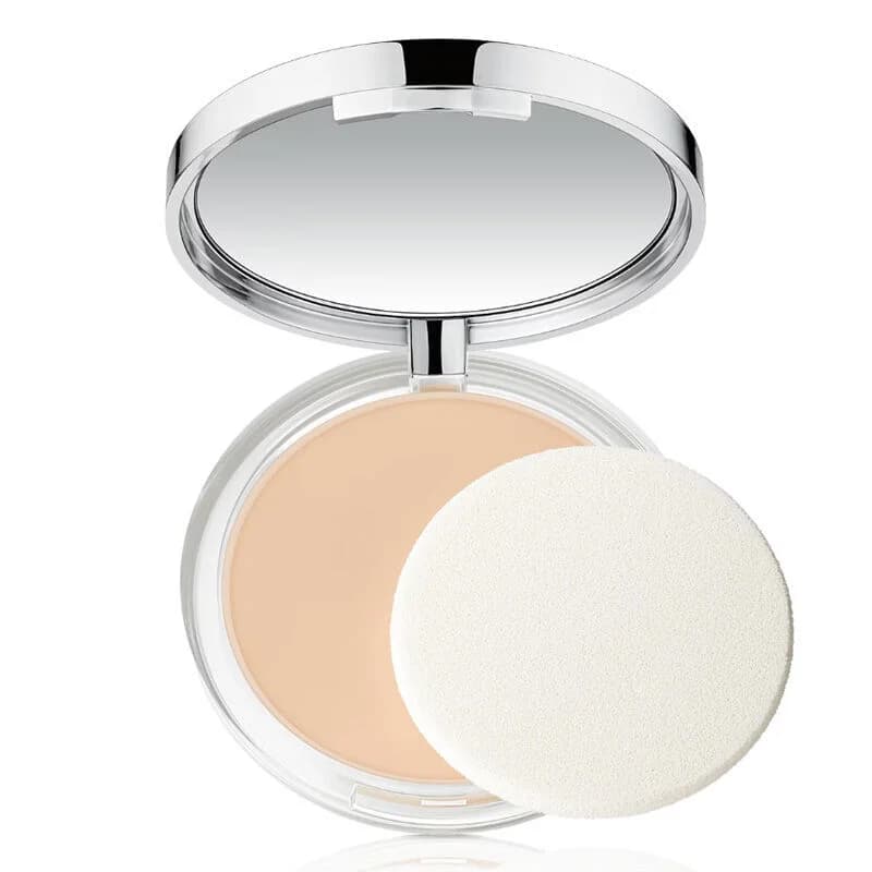 Obtenez un teint mat et protégé avec la poudre Clinique SPF