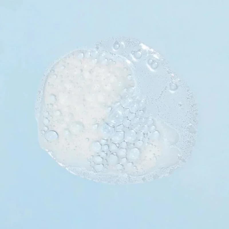 Offrez un nettoyage doux et protecteur à la peau de bébé