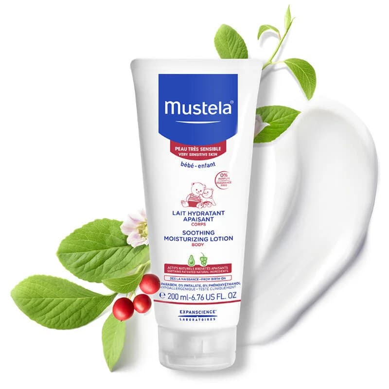 Apaisez et hydratez la peau sensible de bébé avec Mustela