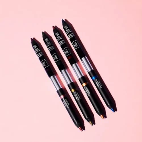 Obtenez un regard intense : Eyeliner Waterproof 16h 1944 Par