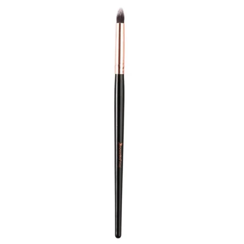Définissez vos sourcils avec le Pinceau Nascita pour un rega