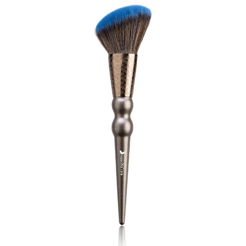 Obtenez un teint lisse et fixé avec le Pinceau Nascita 216